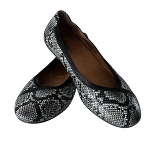 Vionic Caroll Snakeskin Print Ballet Flats size 8.5